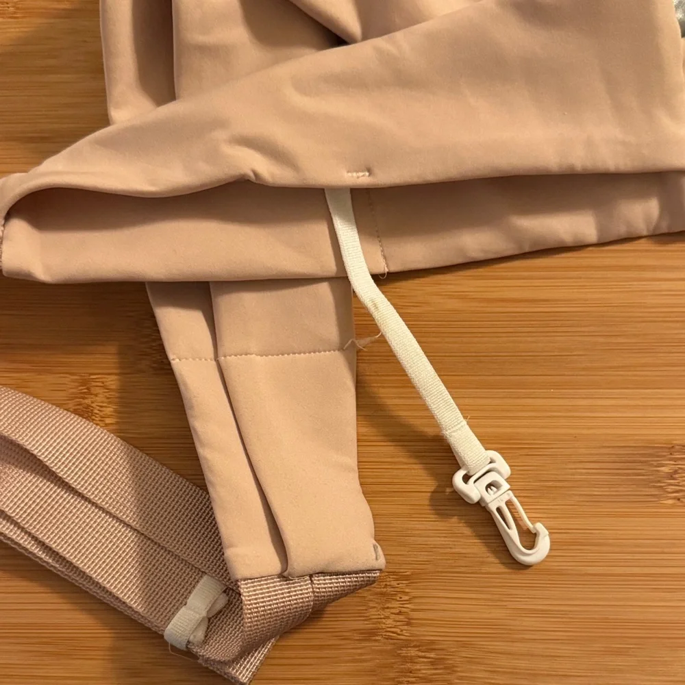 Lululemon Fast and Free Running Belt - Picture 4 of 4